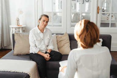 A genetic counseling session after genetic cancer testing