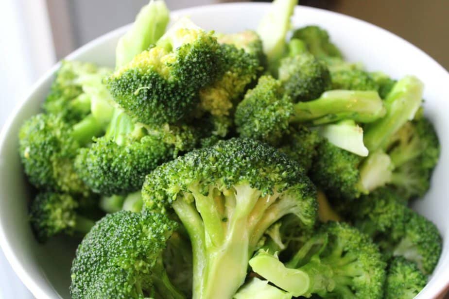 A plate of broccoli